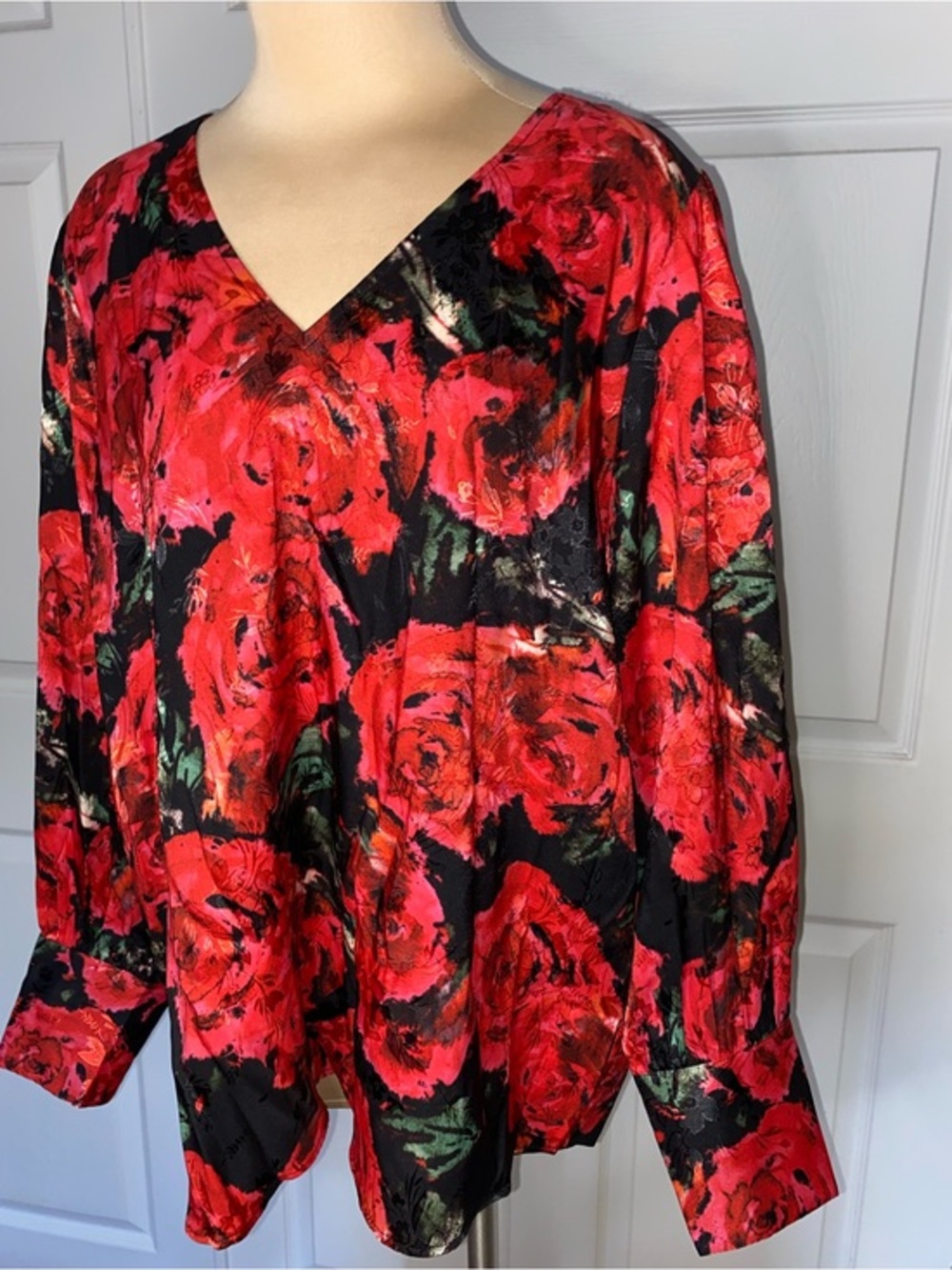 Rachel Zoe Red and Black Rose V-Neck Blouse NWT Date Night Top XL